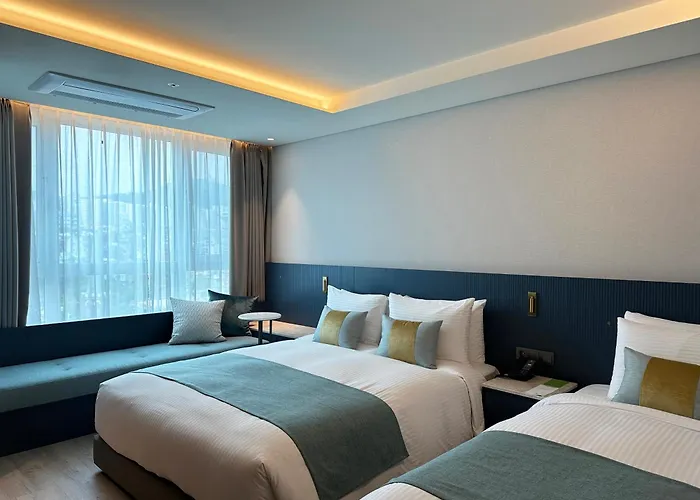 Hotel Crown Harbor 4*