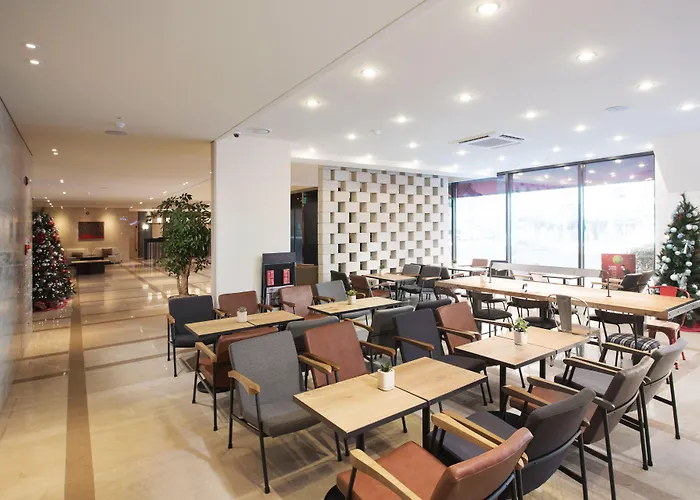 Crown Harbor 4*