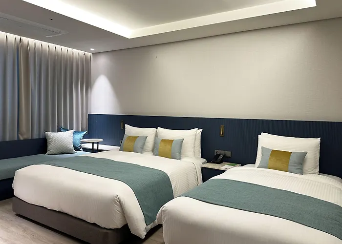 Hotel Crown Harbor