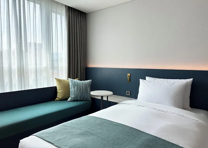 Hotel Crown Harbor Busan