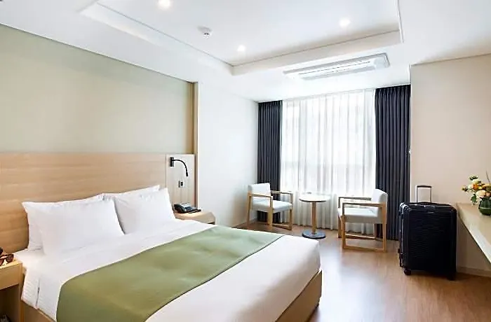 Hotel Crown Harbor